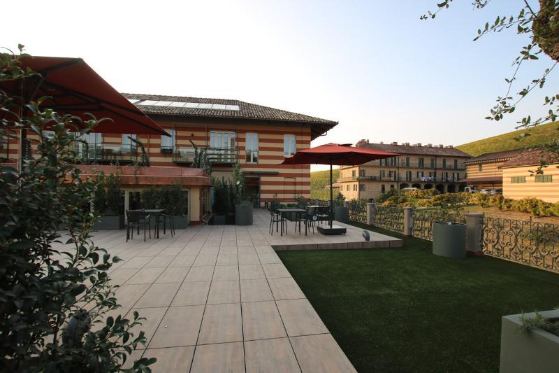 Villaggio Narrante - Le Case dei Conti Mirafiore Serralunga d'Alba Esterno foto