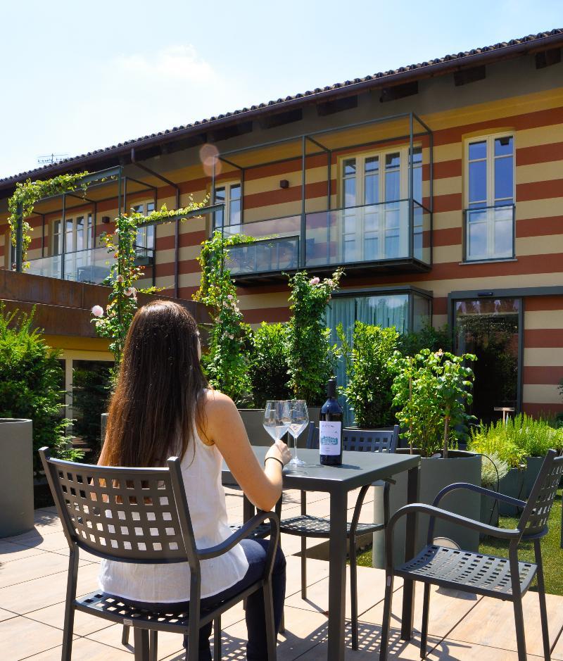 Villaggio Narrante - Le Case dei Conti Mirafiore Serralunga d'Alba Esterno foto